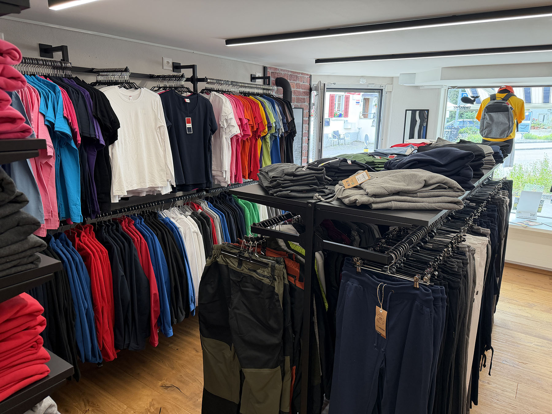 Wildteamwear-Showroom-002
